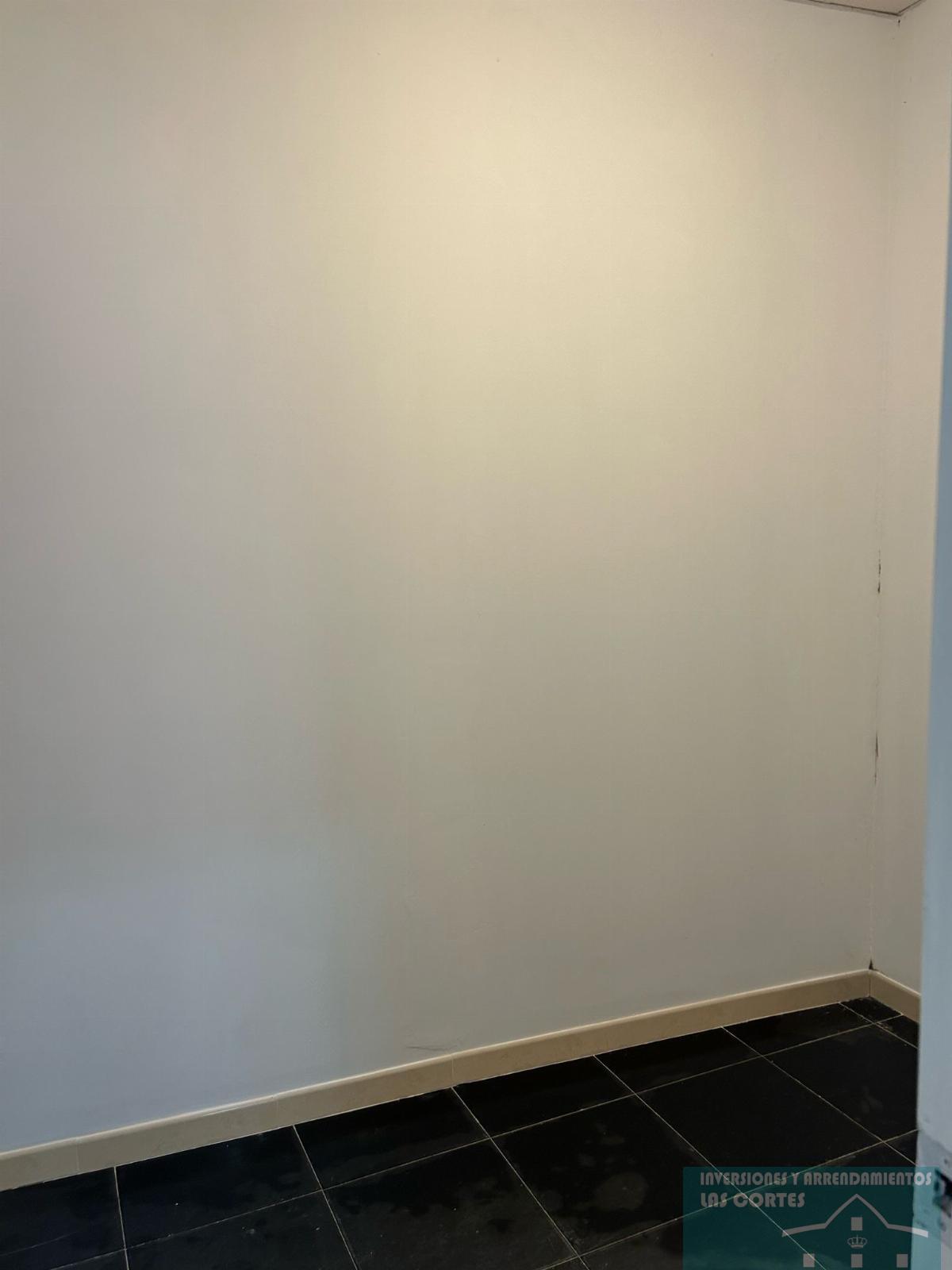For sale of commercial in San Fernando