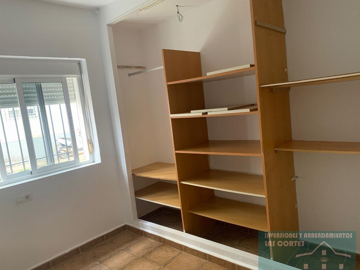 For sale of flat in San Fernando