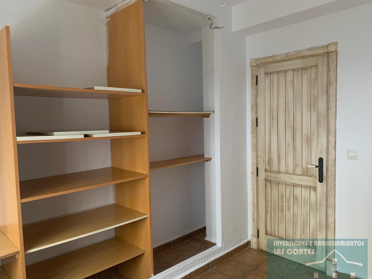 For sale of flat in San Fernando