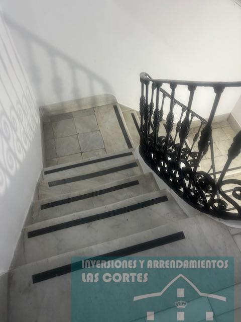 For sale of commercial in San Fernando