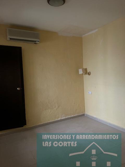 For sale of commercial in San Fernando