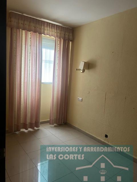For sale of commercial in San Fernando