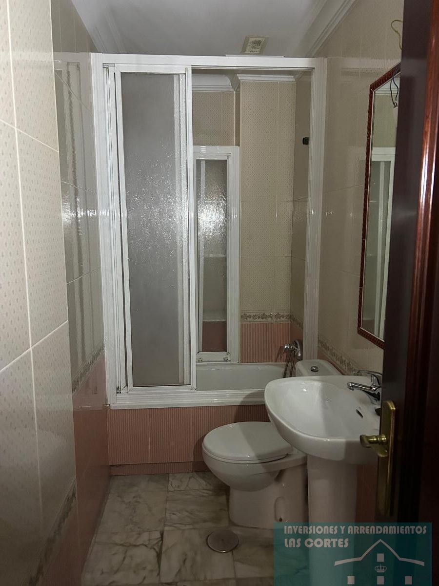 For sale of house in San Fernando