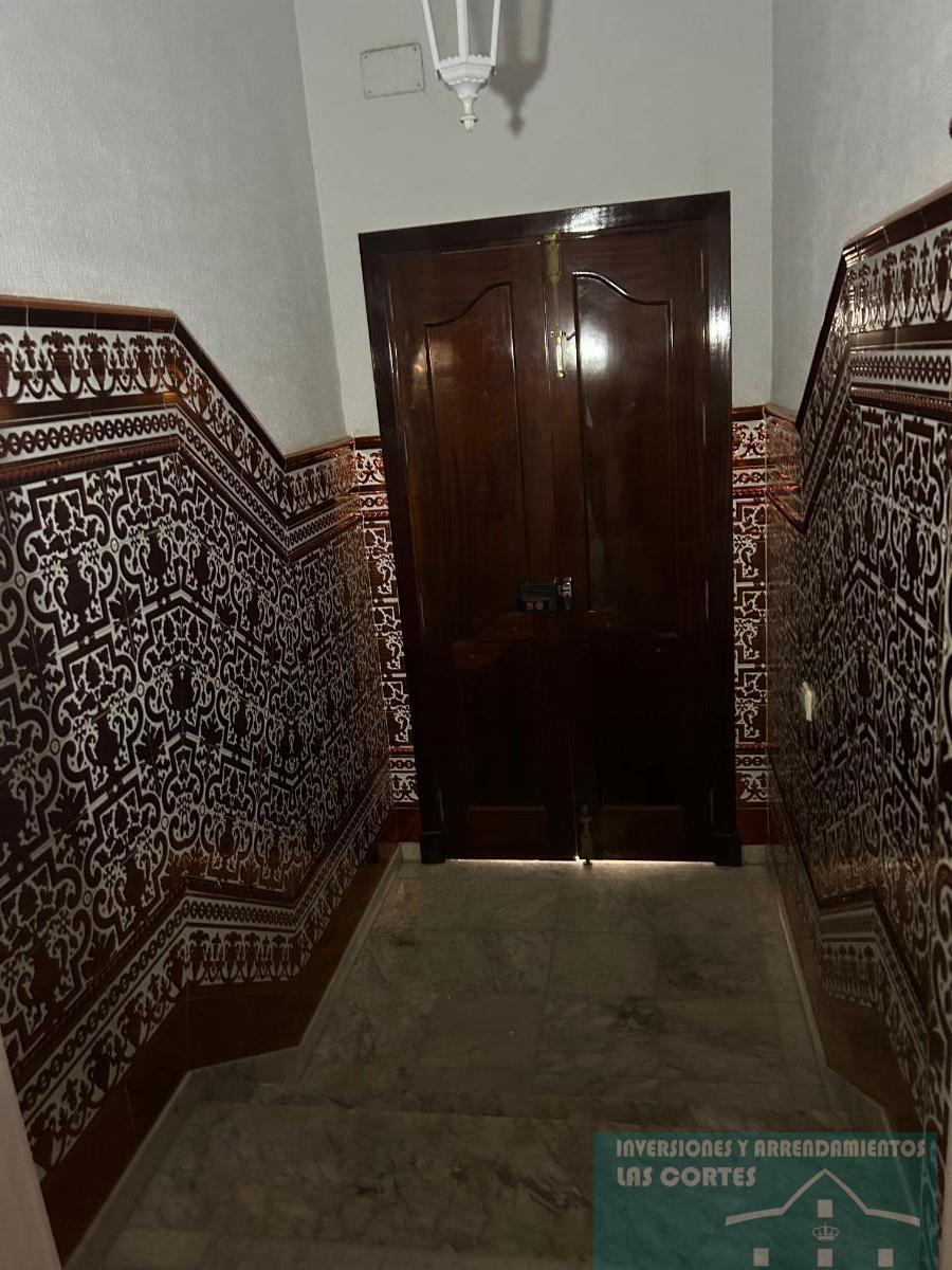 For sale of house in San Fernando