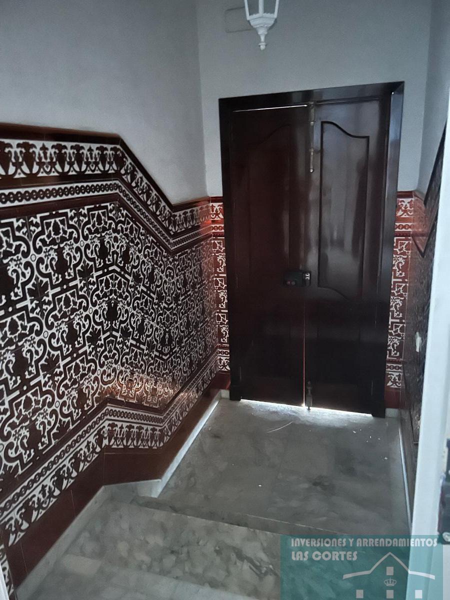 For sale of house in San Fernando