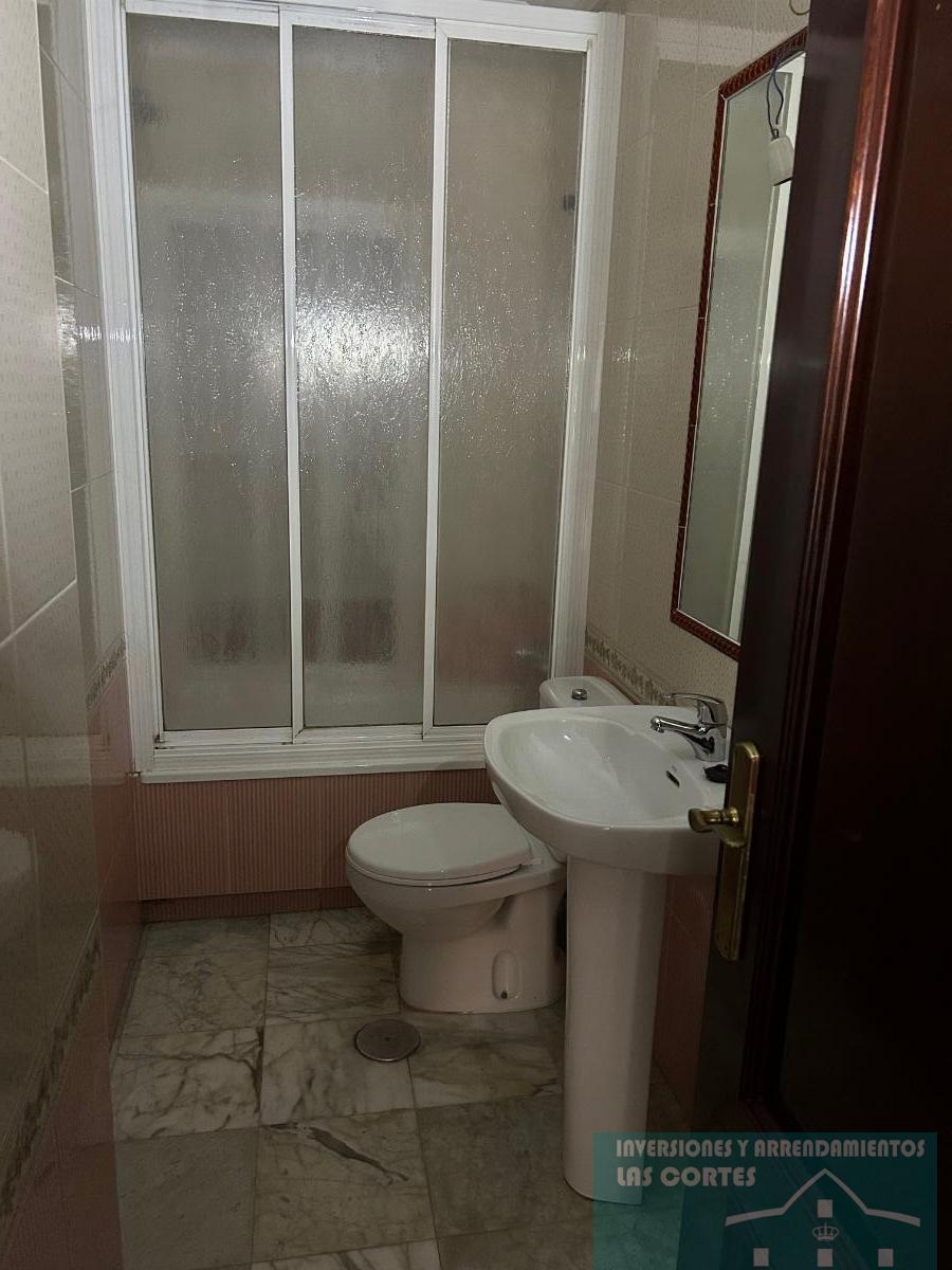 For sale of house in San Fernando