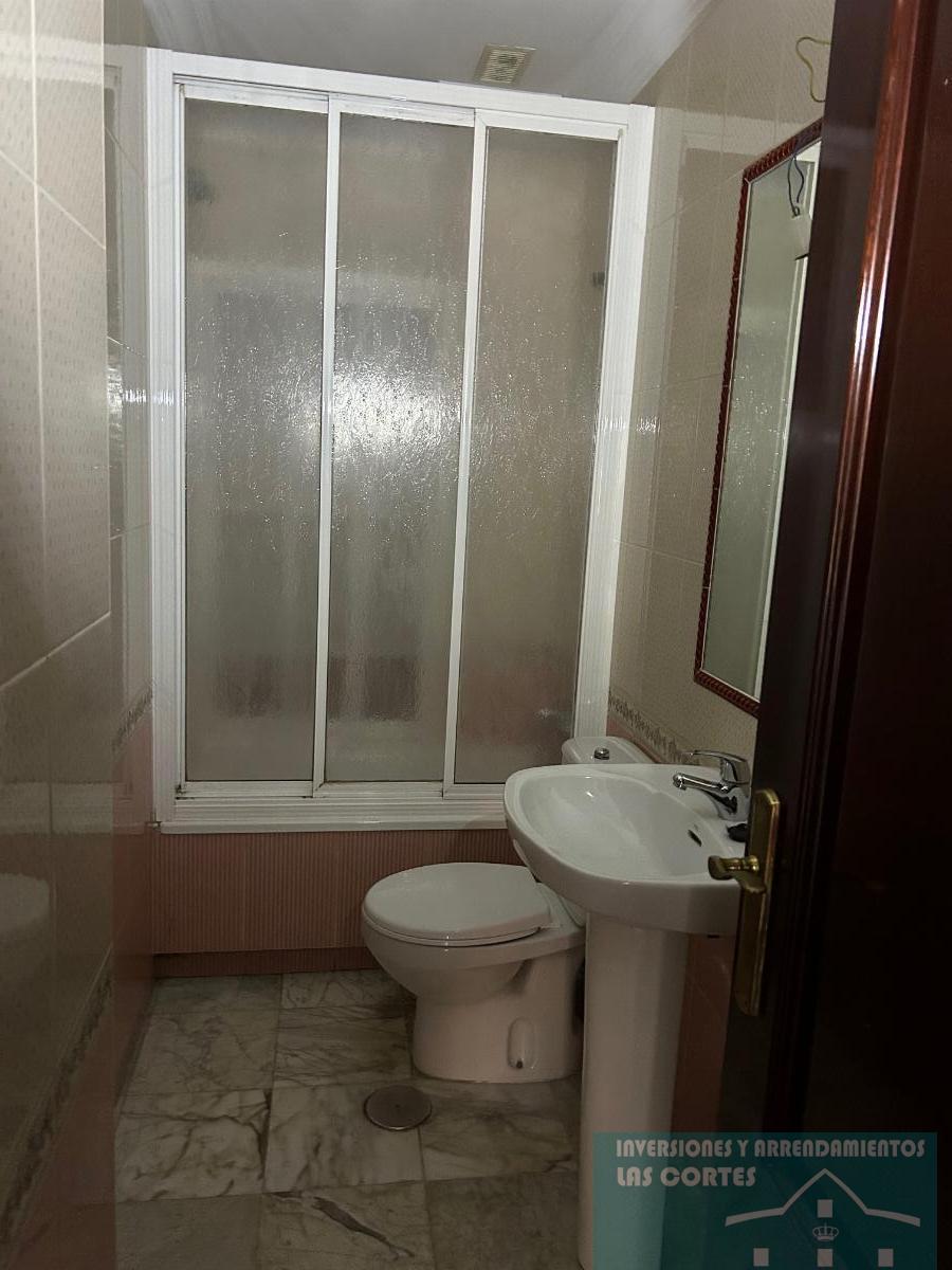 For sale of house in San Fernando