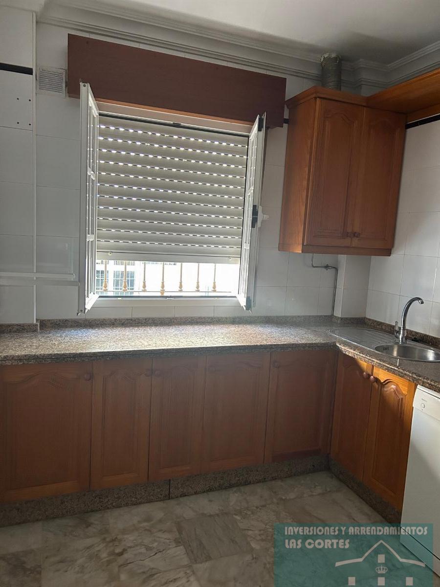 For sale of house in San Fernando