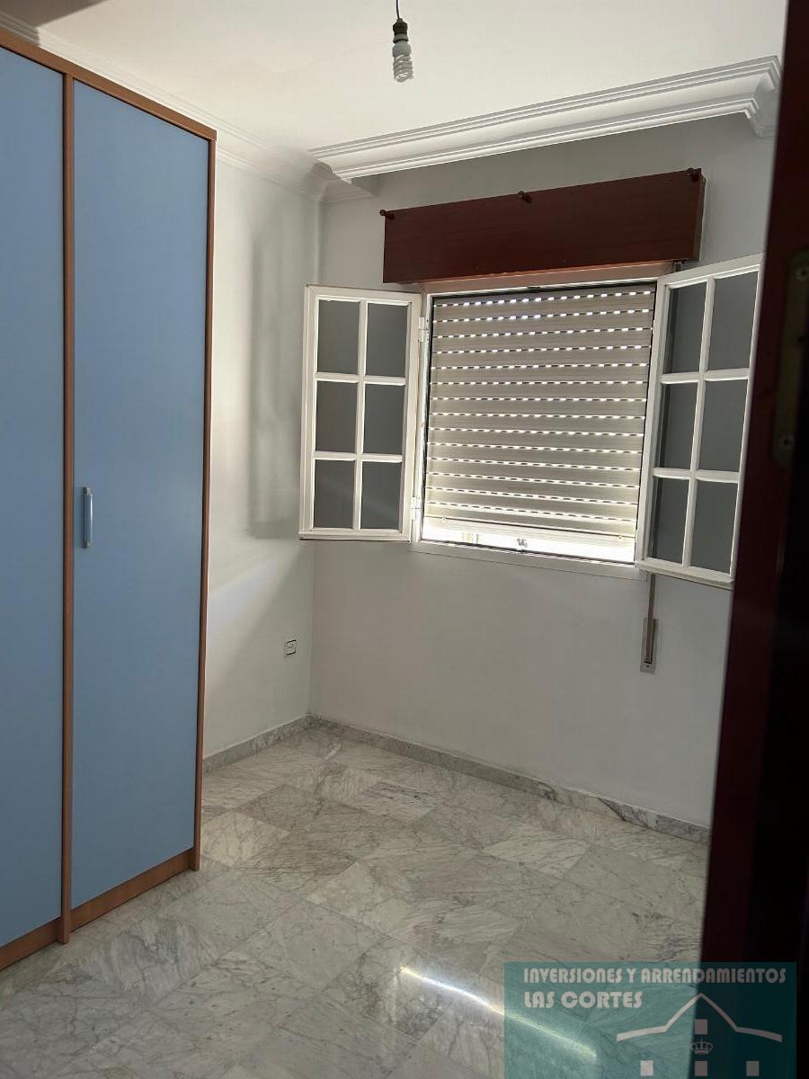 For sale of house in San Fernando