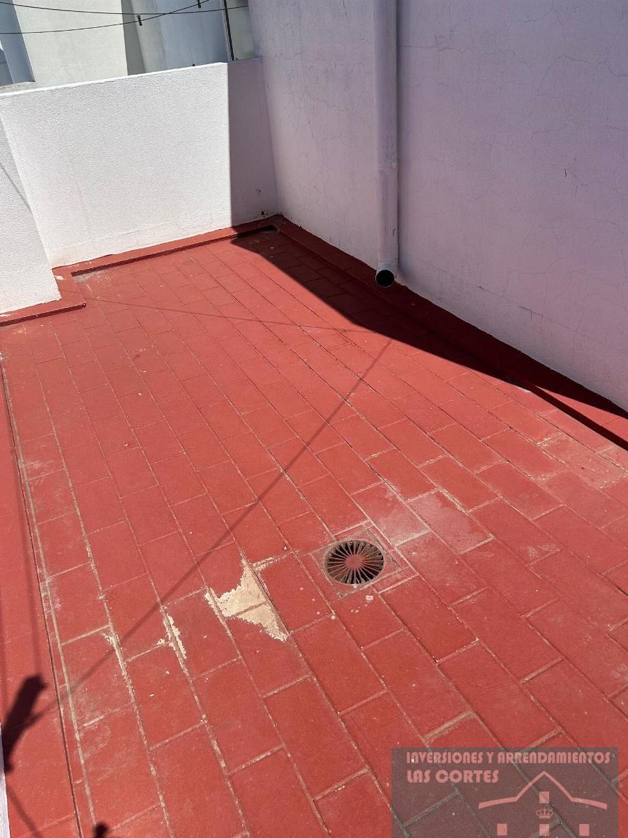 For sale of house in San Fernando