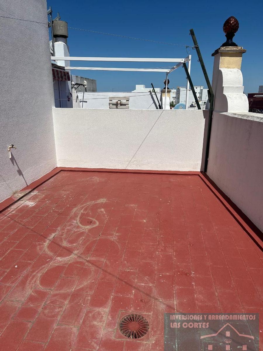 For sale of house in San Fernando