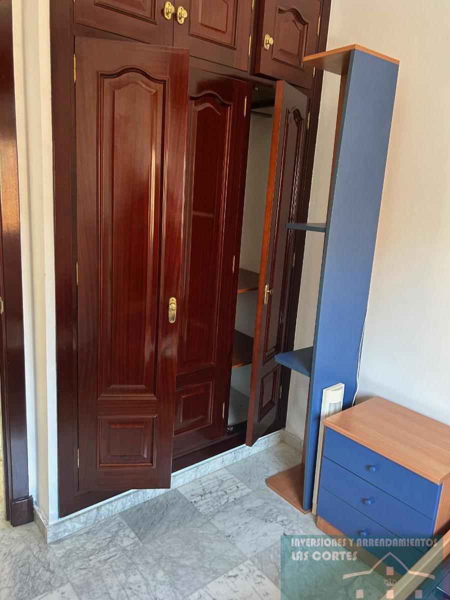 For sale of house in San Fernando