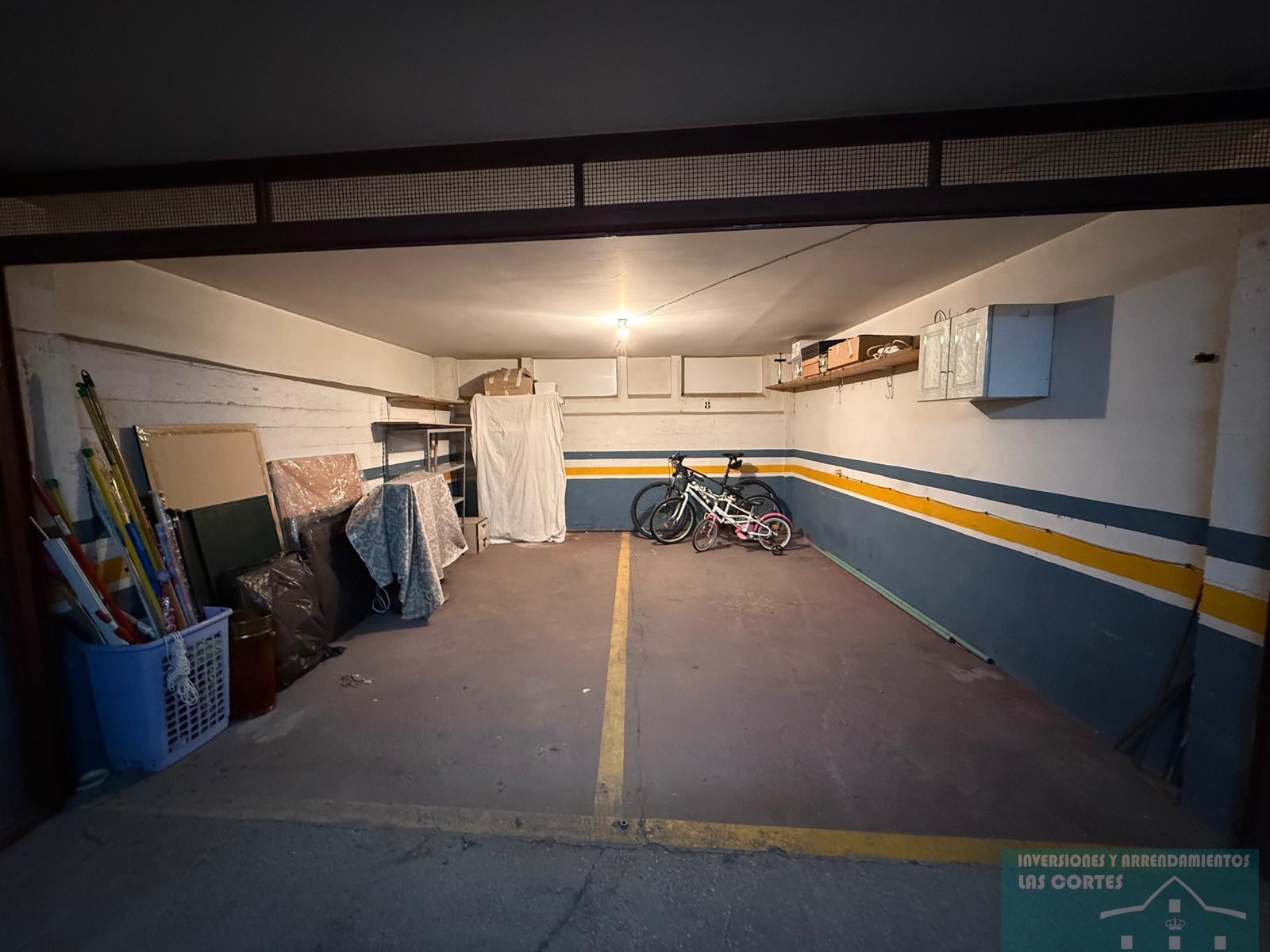 For sale of garage in San Fernando