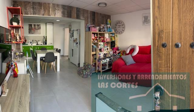 For sale of house in San Fernando