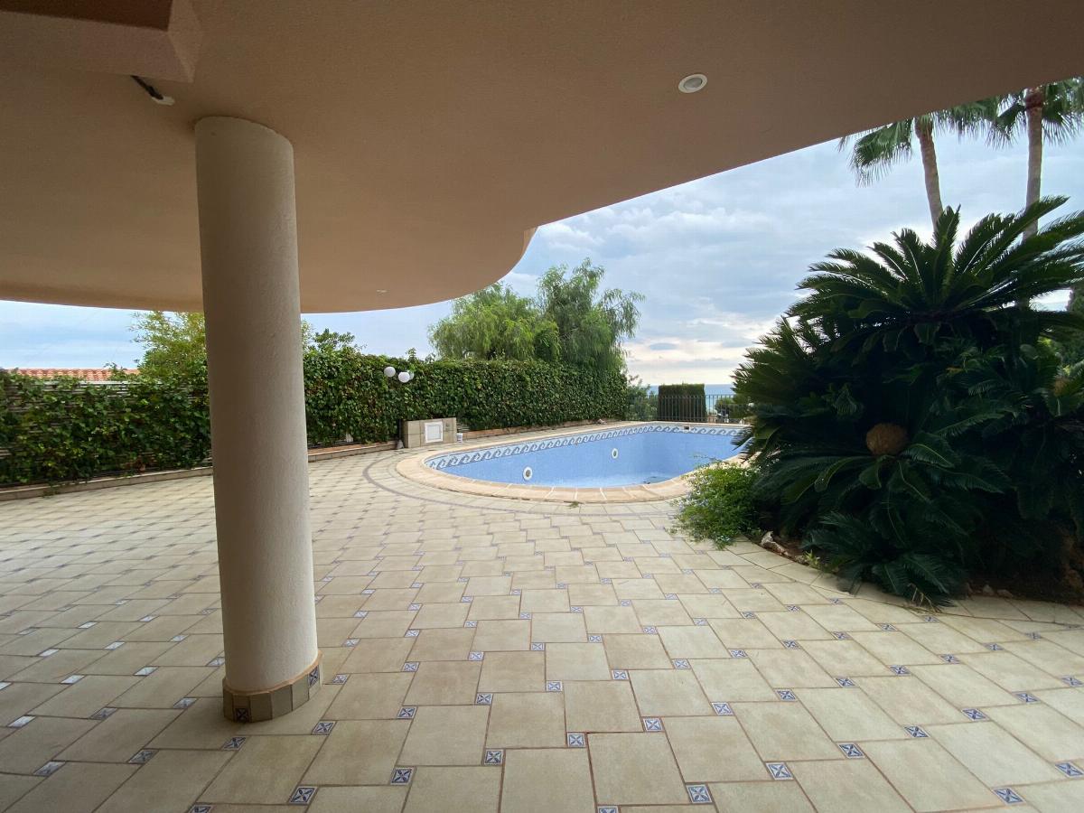 For sale of villa in Castellón