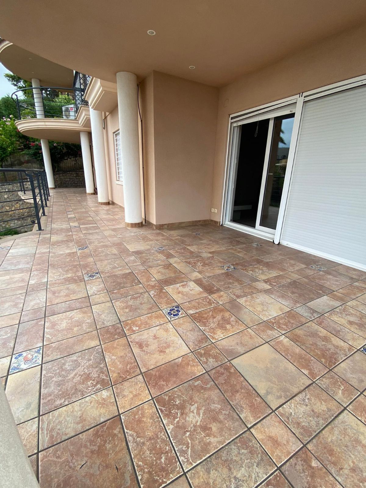 For sale of villa in Castellón
