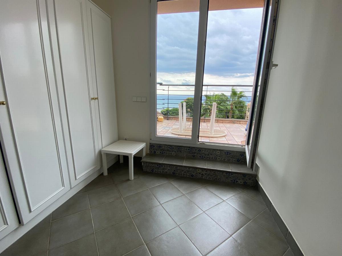 For sale of villa in Castellón
