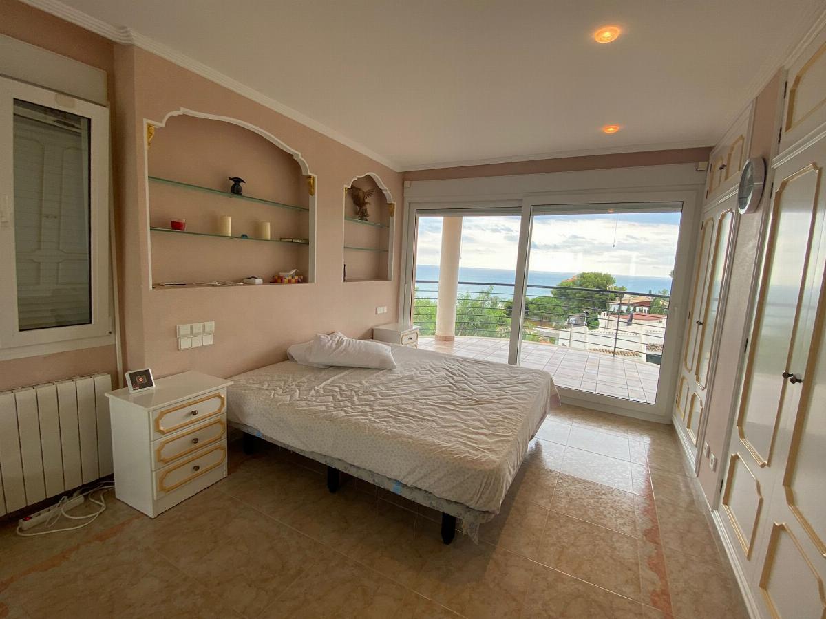 For sale of villa in Castellón
