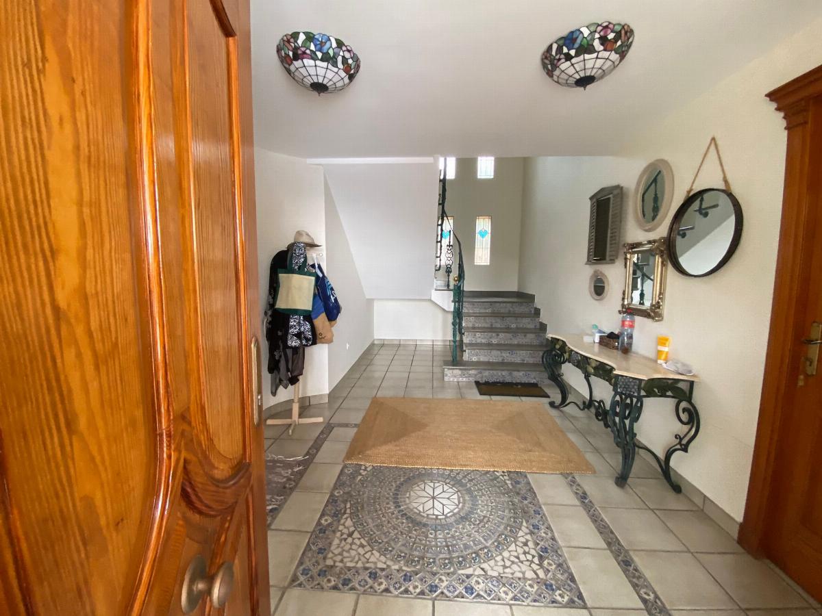 For sale of villa in Castellón