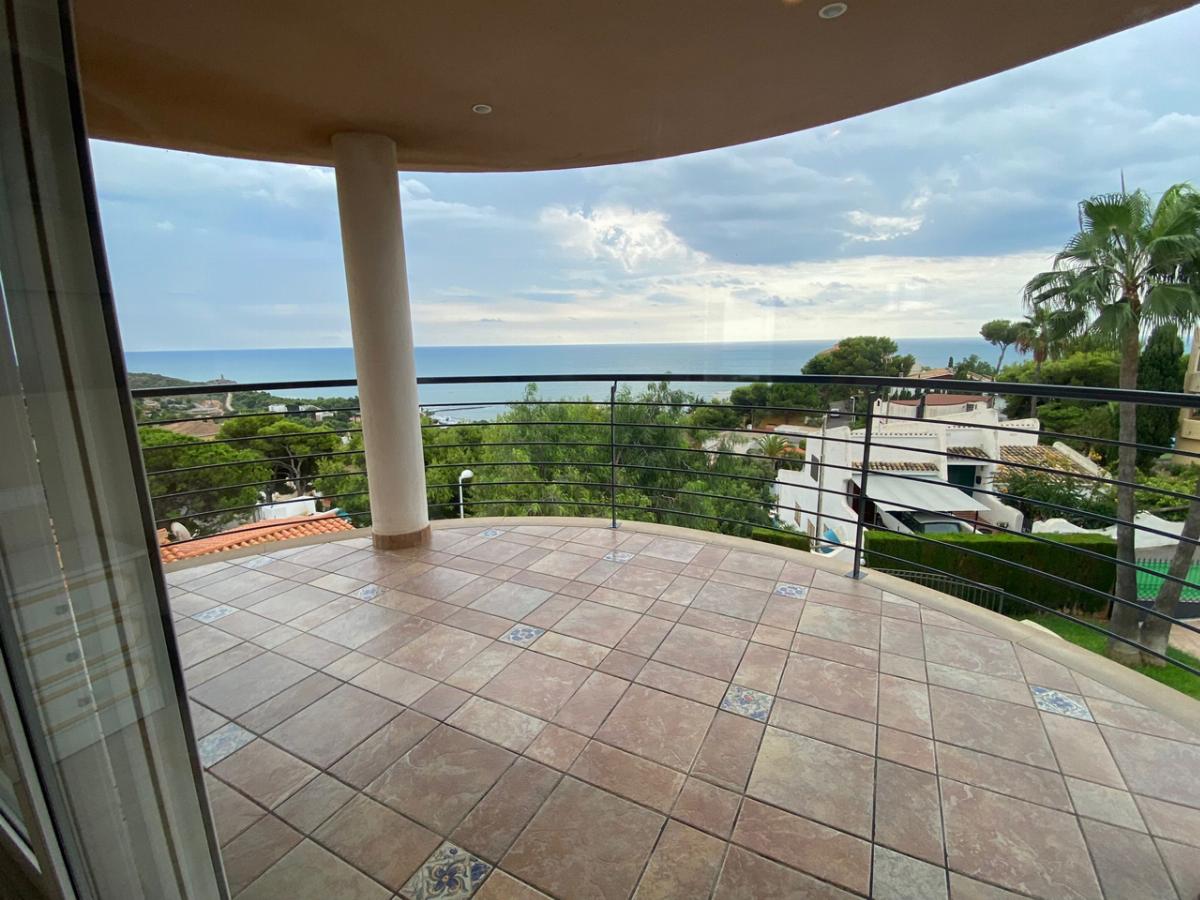 For sale of villa in Castellón