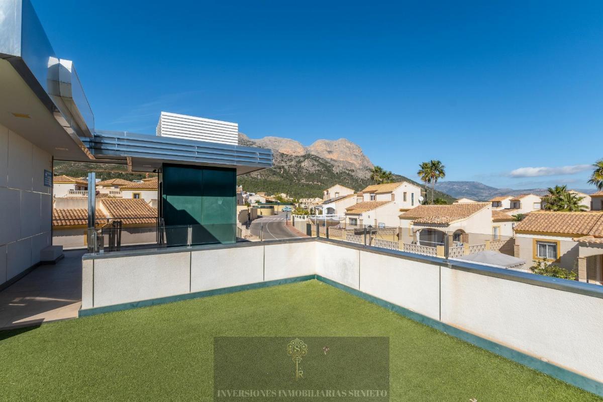 For sale of building in Polop