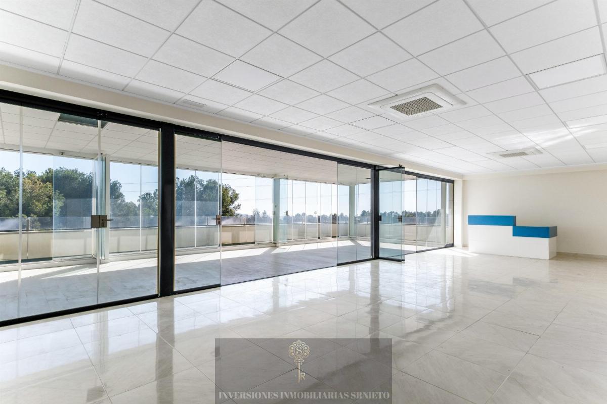 For sale of building in Polop