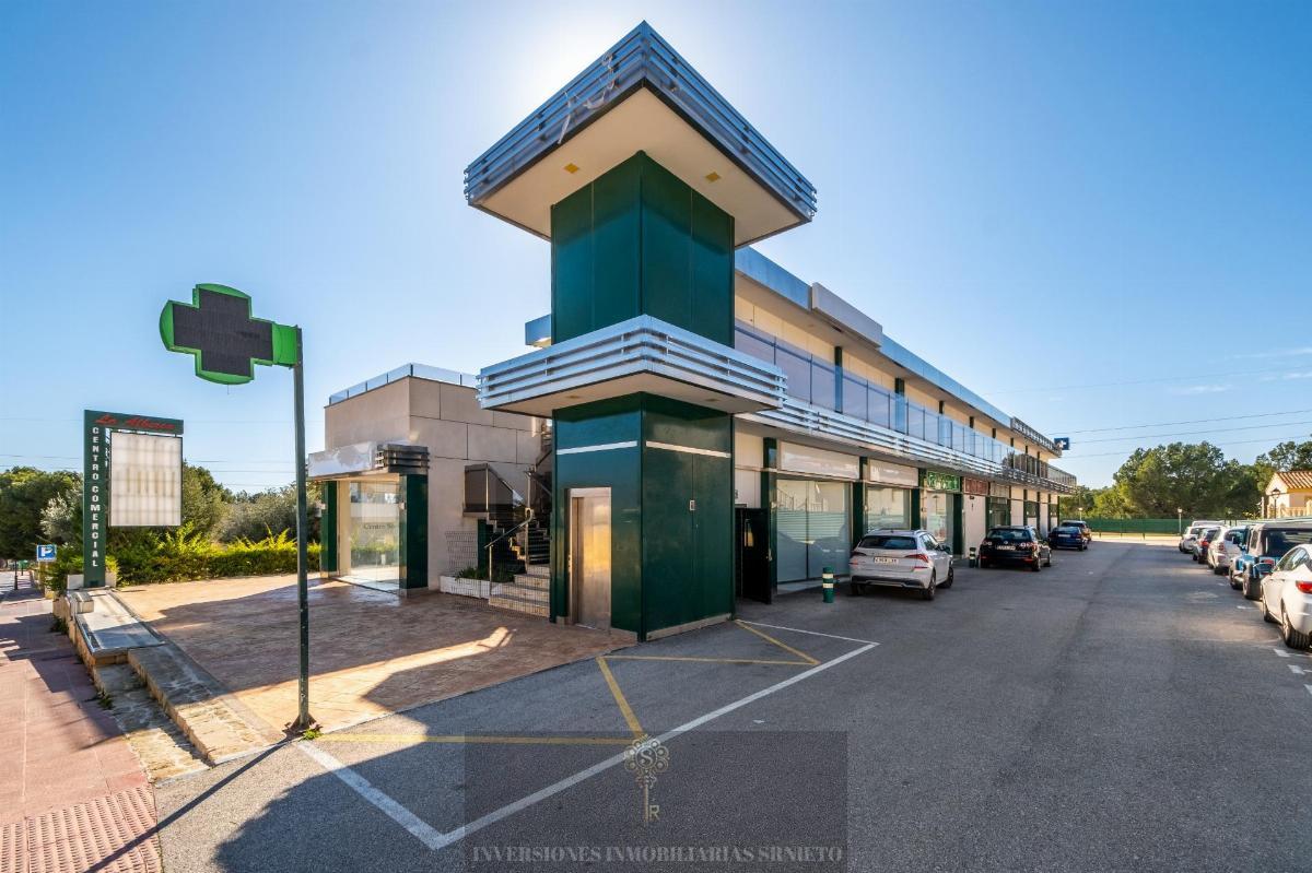 For sale of building in Polop