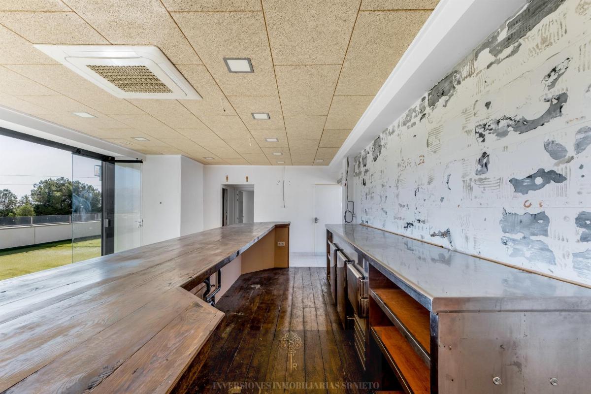 For sale of building in Polop