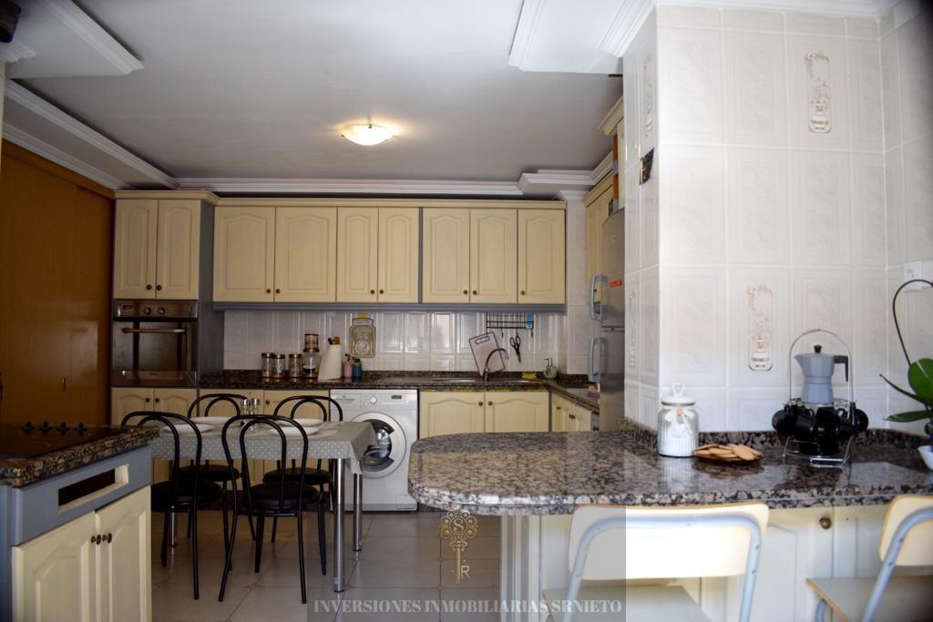 For sale of building in Alicante