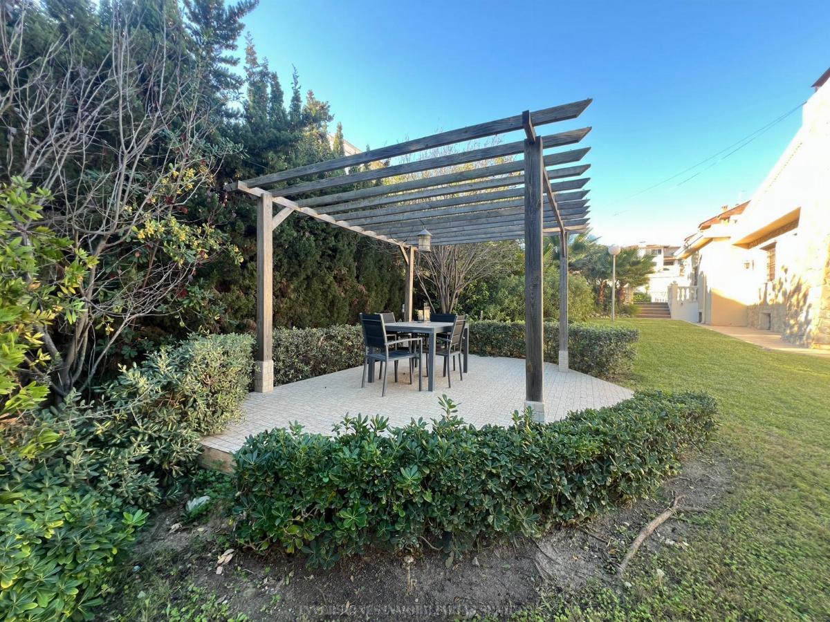 For sale of chalet in Alicante