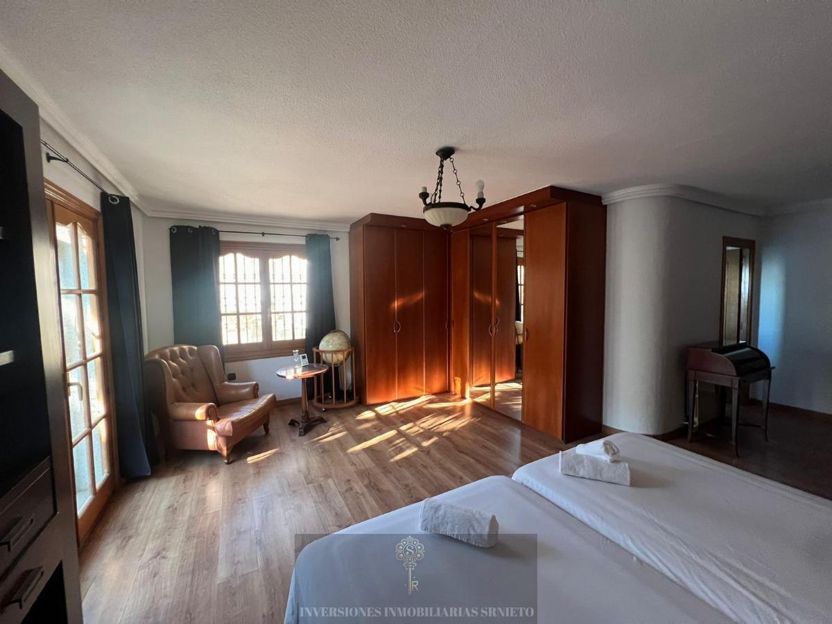 For sale of chalet in Alicante