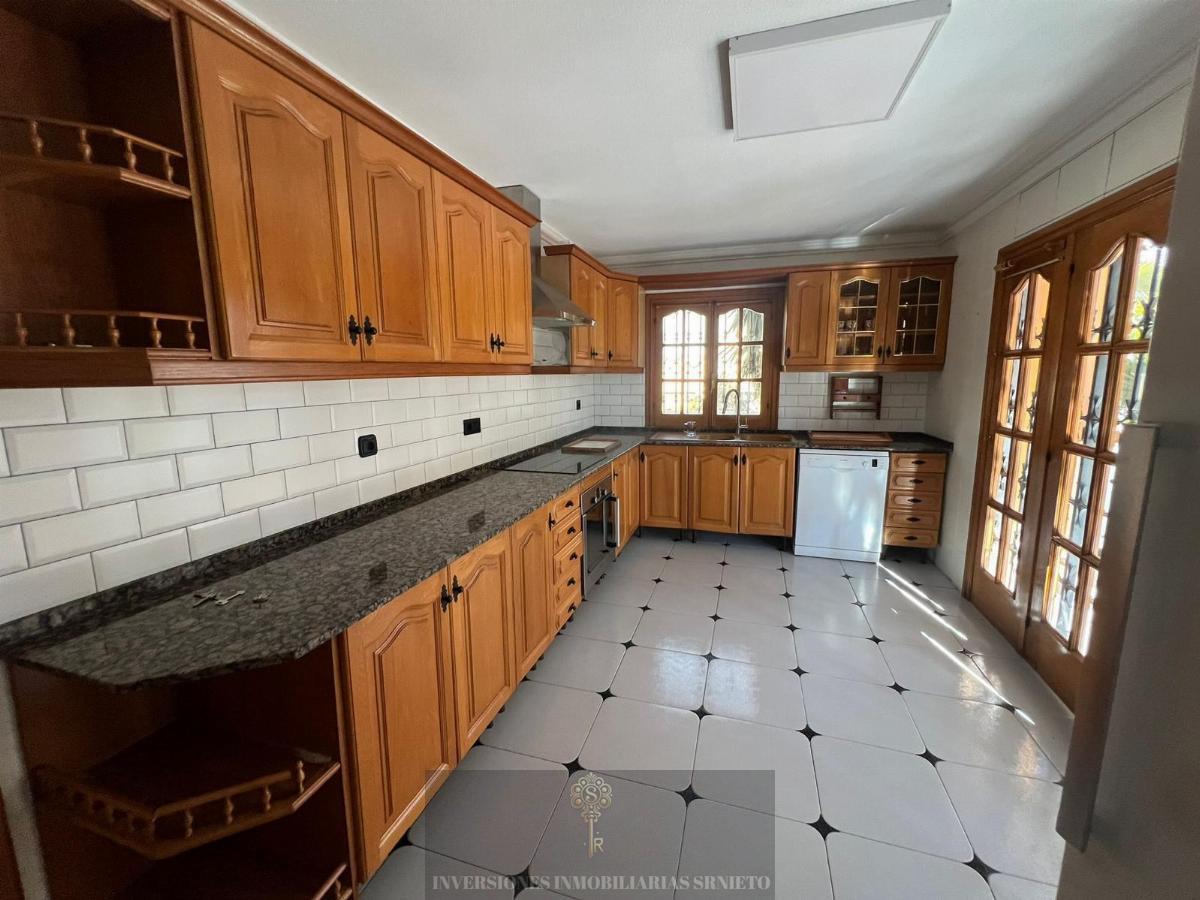 For sale of chalet in Alicante