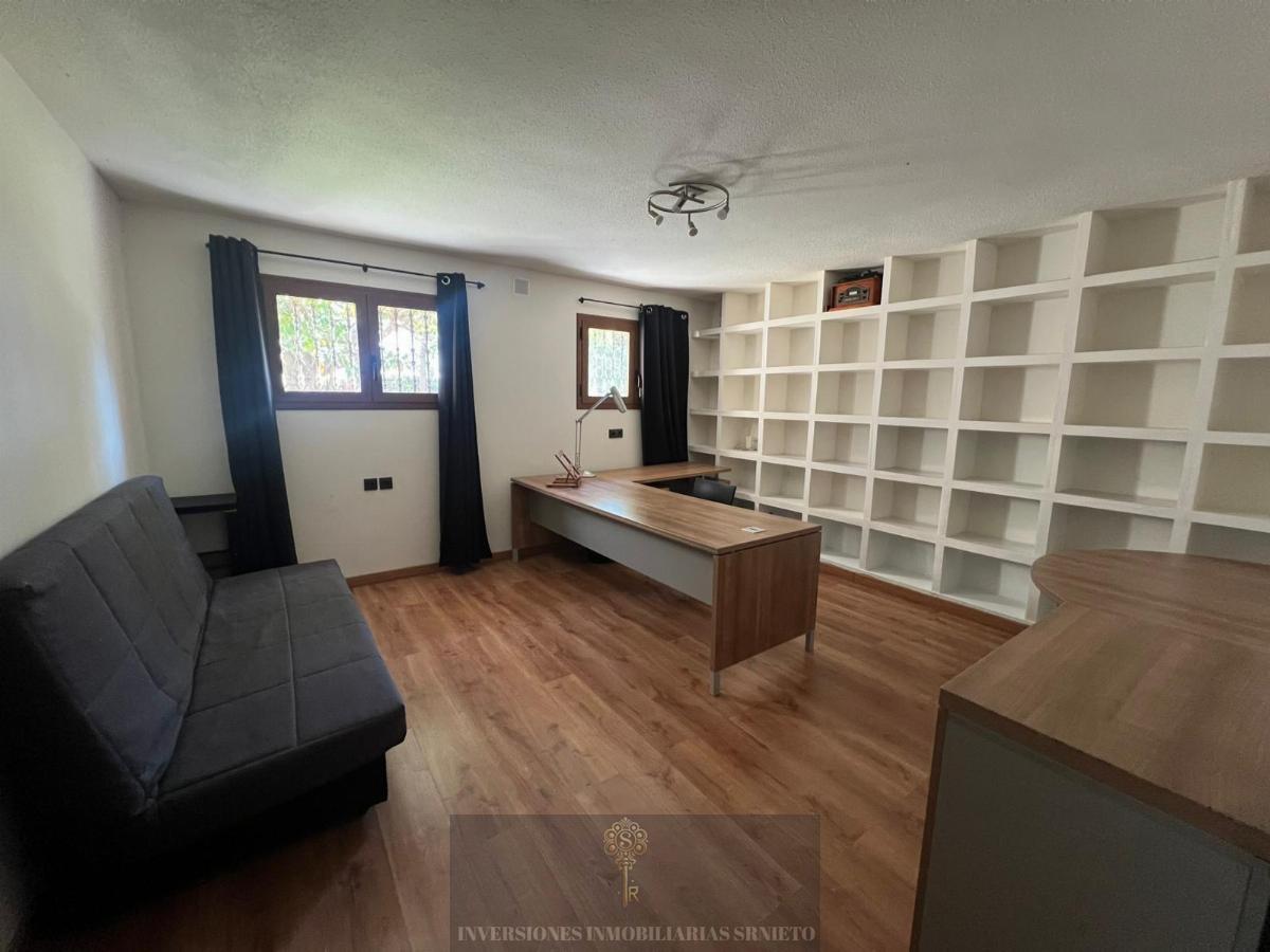 For sale of chalet in Alicante