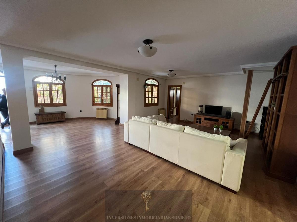 For sale of chalet in Alicante