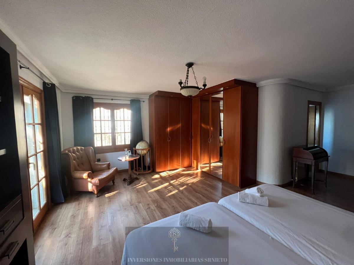 For sale of chalet in Alicante
