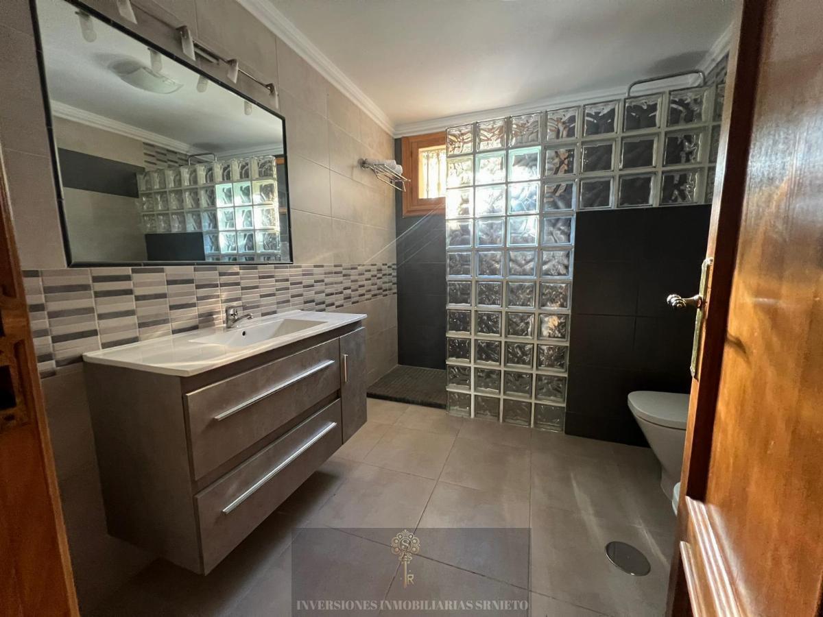 For sale of chalet in Alicante