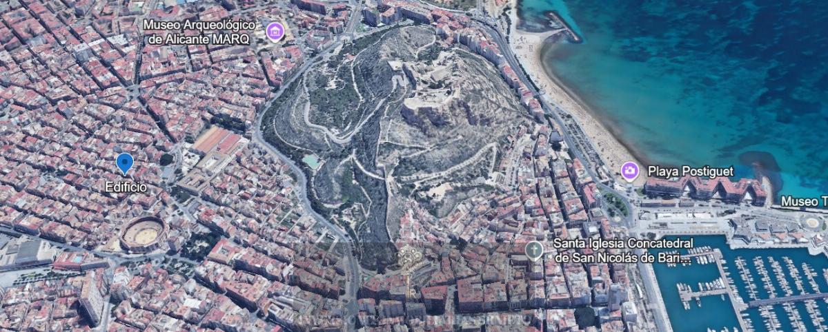 For sale of building in Alicante