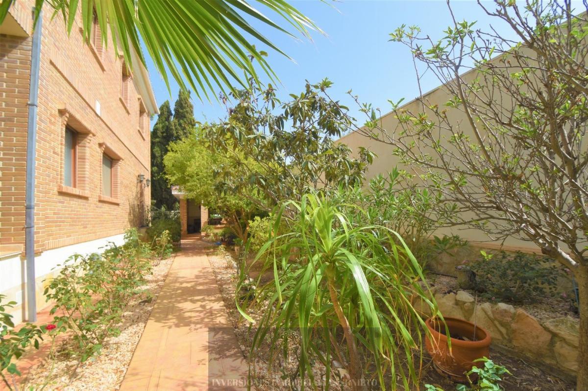 For sale of chalet in Rojales
