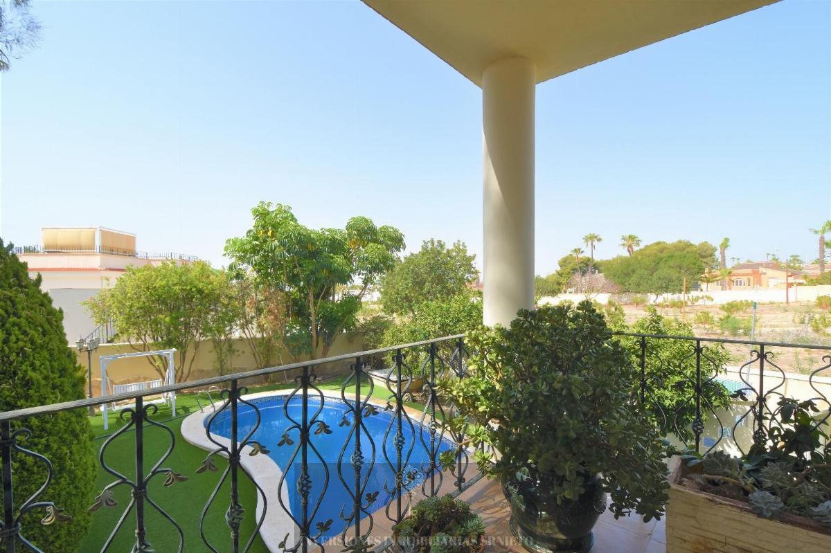 For sale of chalet in Rojales