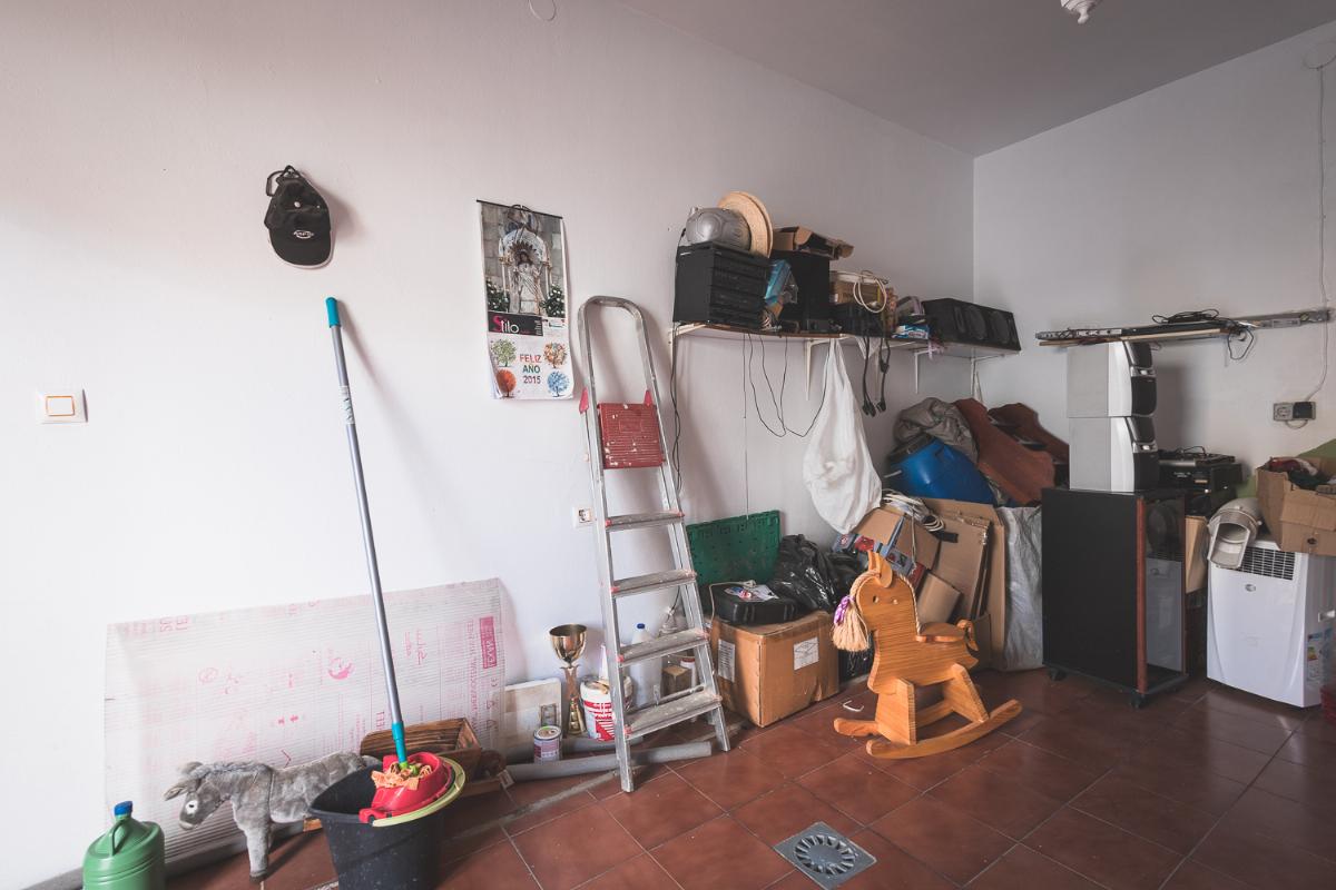 For sale of house in Torremegía