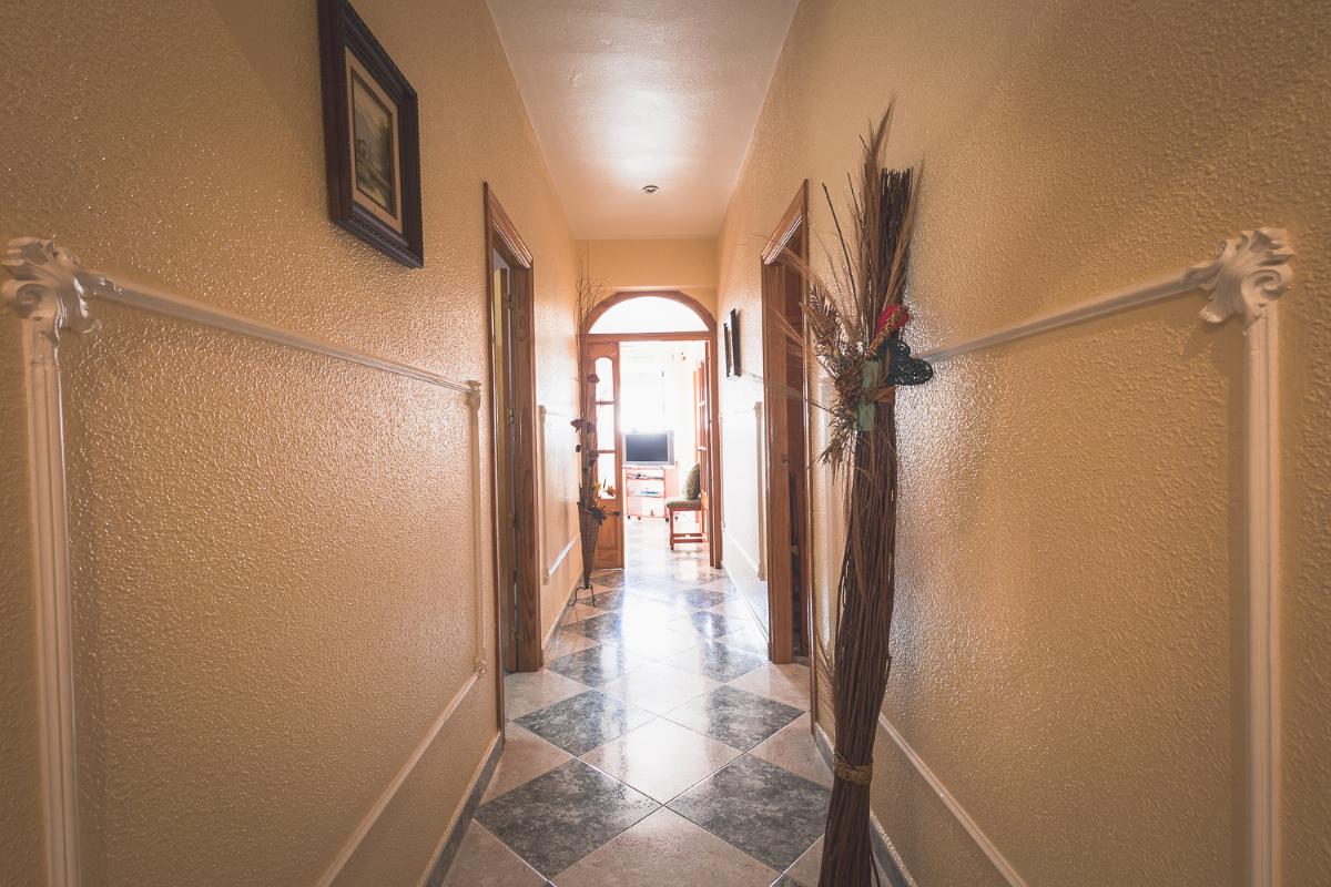 For sale of house in Torremegía