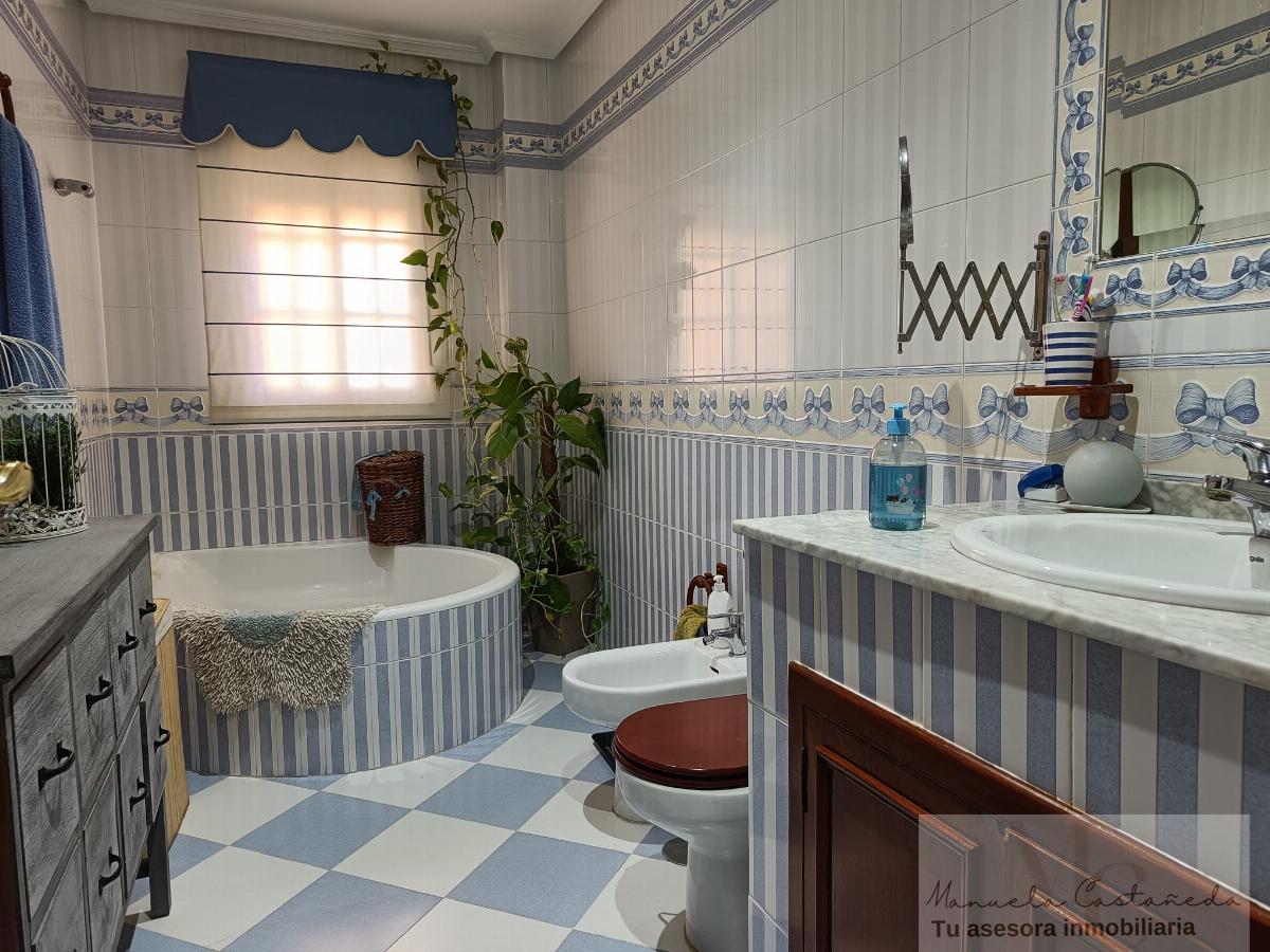 For sale of house in Almendralejo