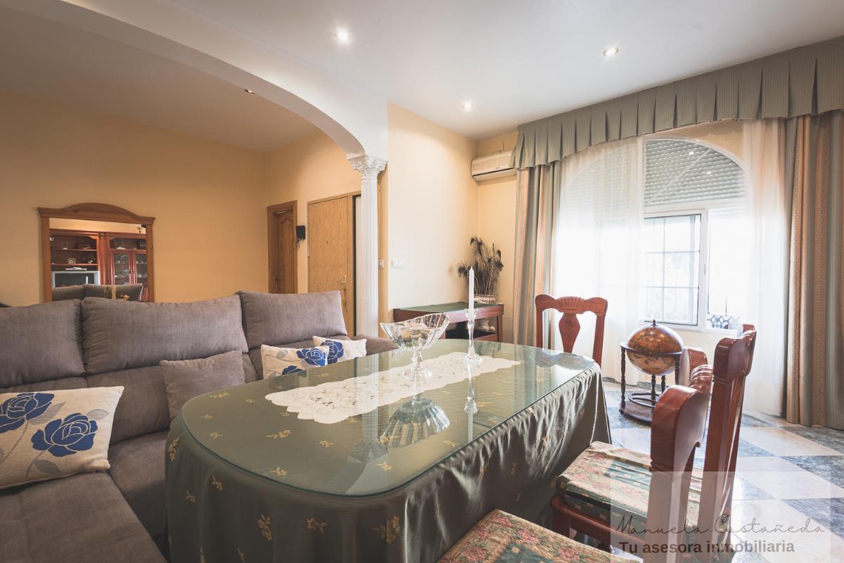 For sale of house in Torremegía