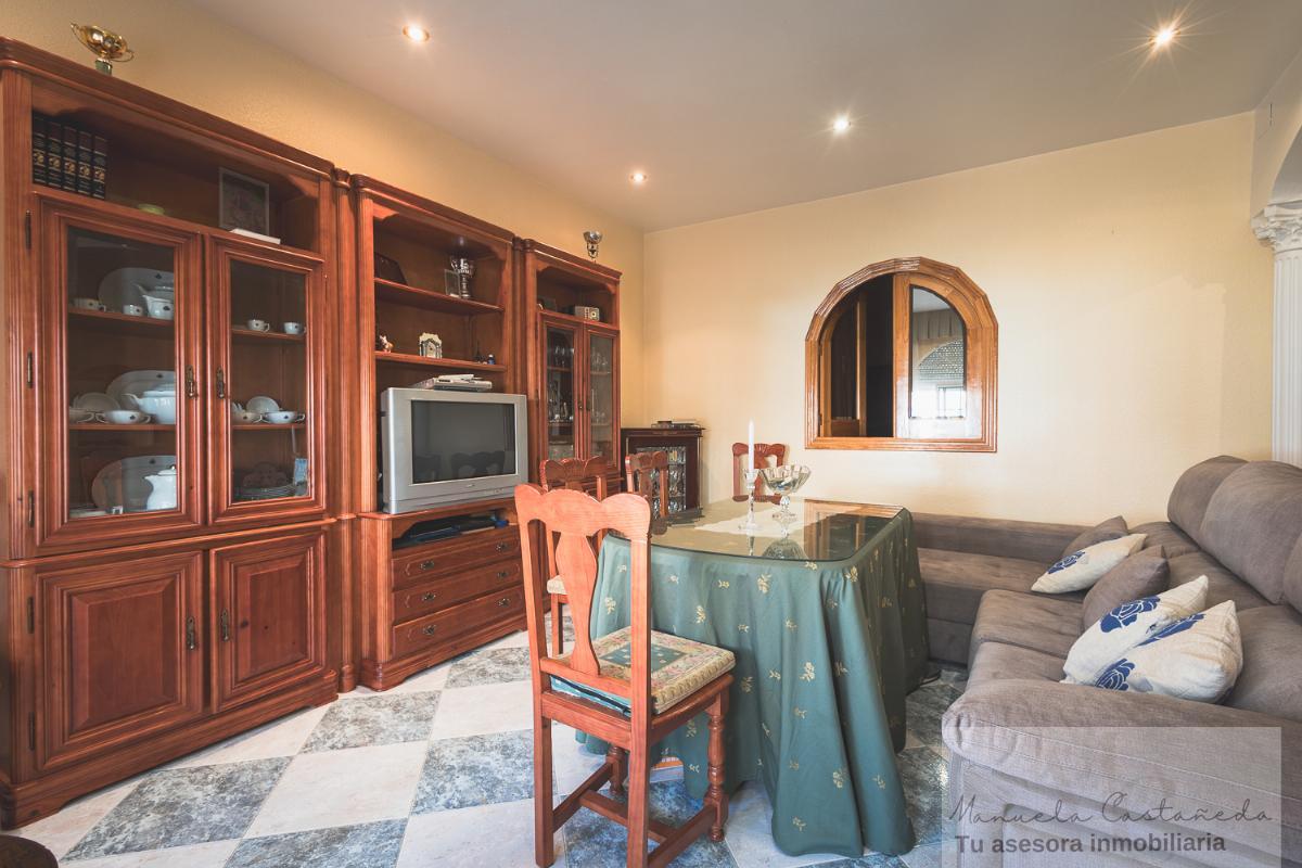 For sale of house in Torremegía