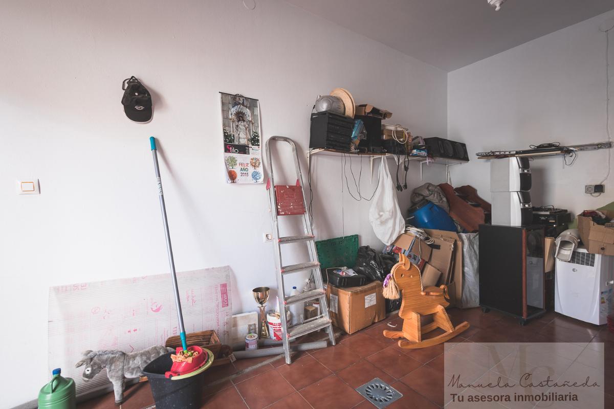 For sale of house in Torremegía