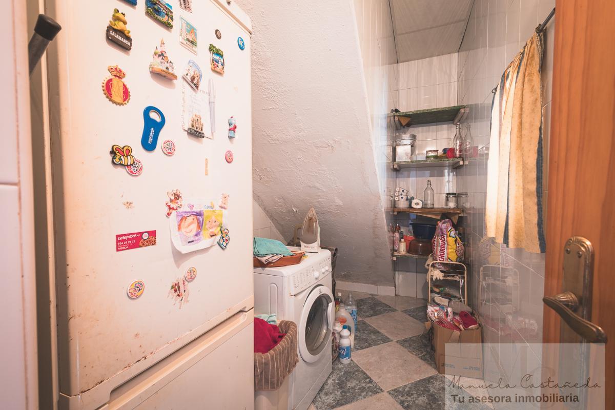 For sale of house in Torremegía