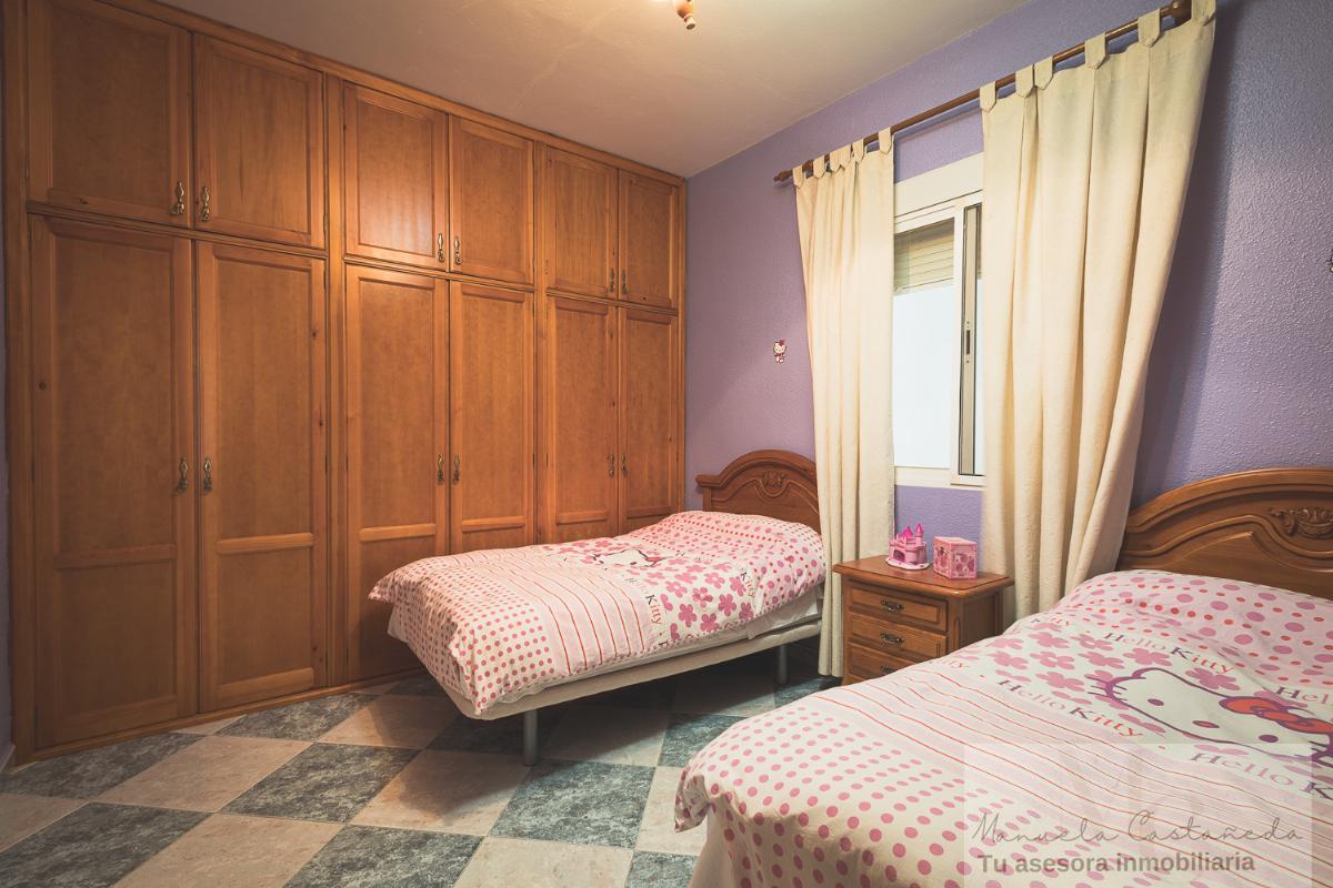 For sale of house in Torremegía