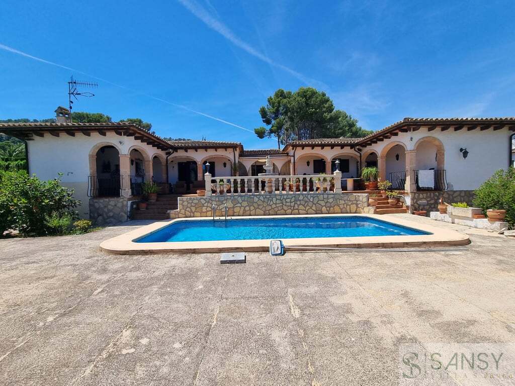 Venta de chalet en Jesús Pobre