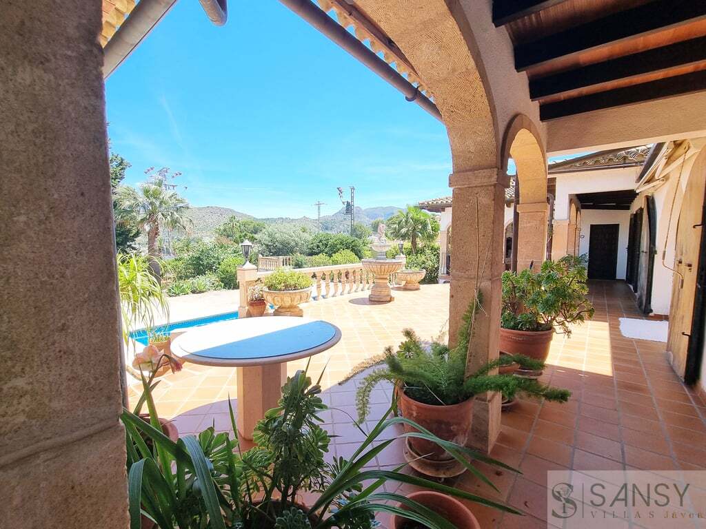 Venta de chalet en Jesús Pobre