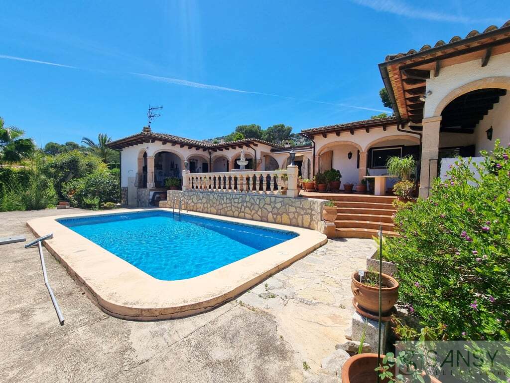 Venta de chalet en Jesús Pobre